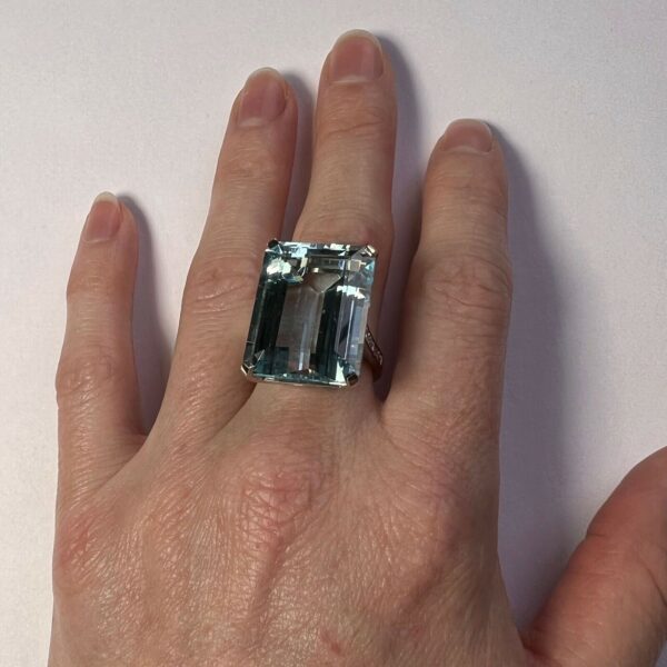 32.70 Carat Aquamarine and Diamond Cocktail Ring - Image 10