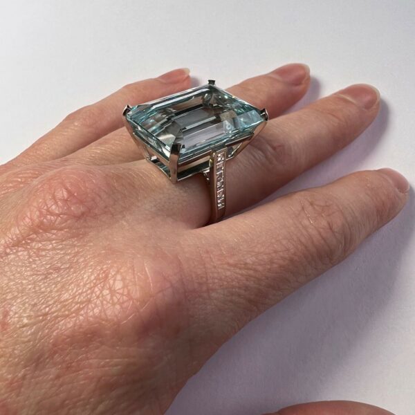 32.70 Carat Aquamarine and Diamond Cocktail Ring - Image 12